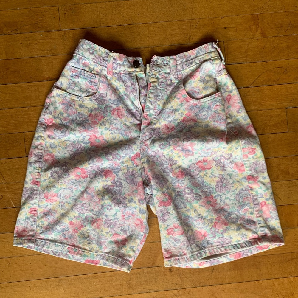 Vintage floral high waist shorts
